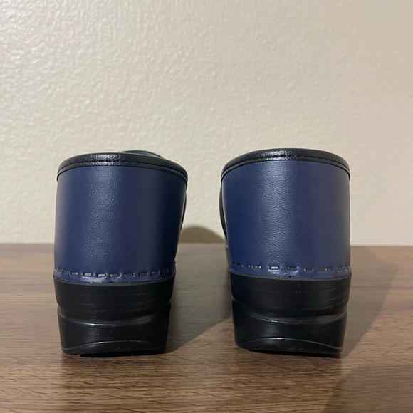Dansko Women's Blue Clogs - Picture 3 of 8